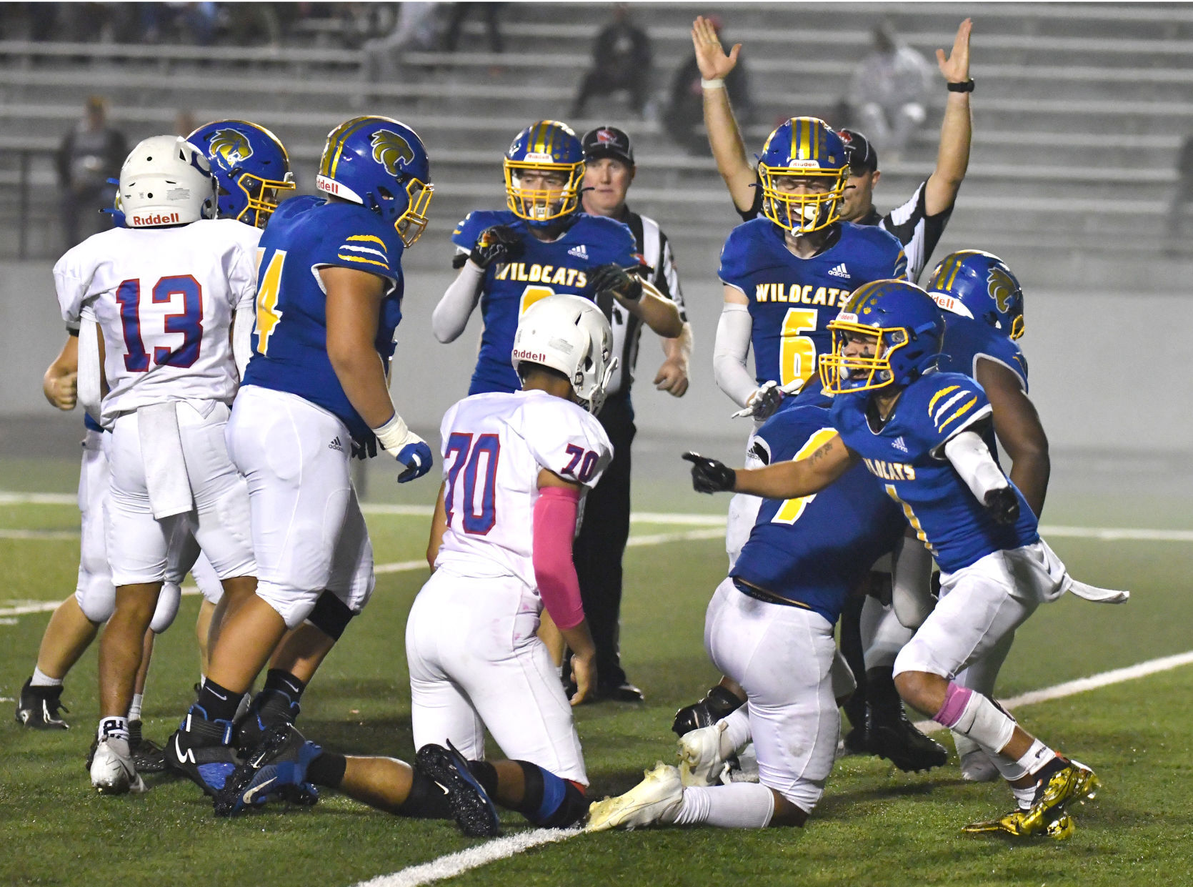 100821-qc-spt-cent-north fball-254